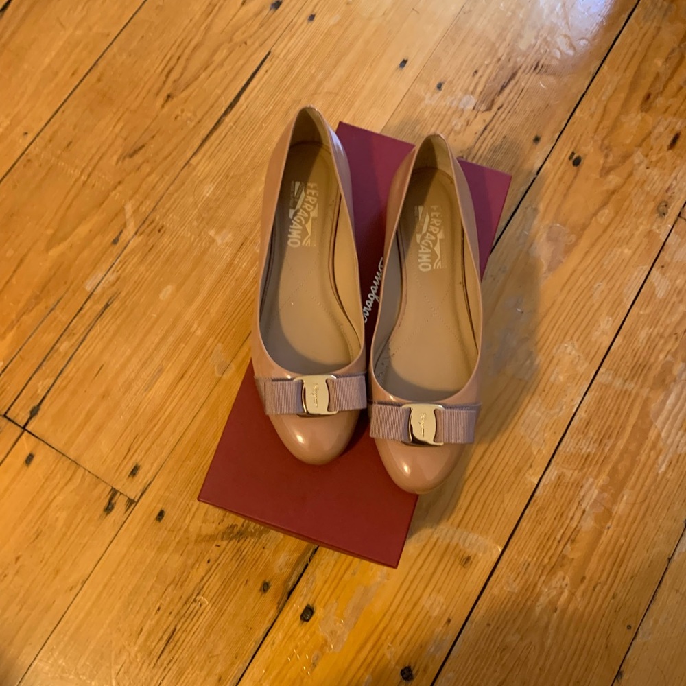 Salvatore Ferragamo Varina Patent Flats NEW WITH BOX